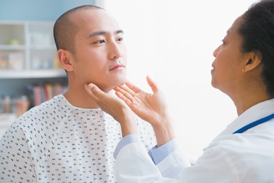 鼻炎的表現(xiàn)有哪些？可引起哪些并發(fā)癥？